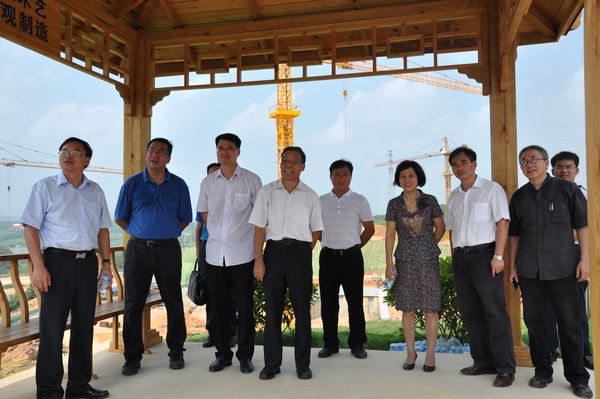 集團(tuán)公司董事長、黨委書記金寧運(yùn)蒞臨百色干部學(xué)院項(xiàng)目視察指導(dǎo)工作